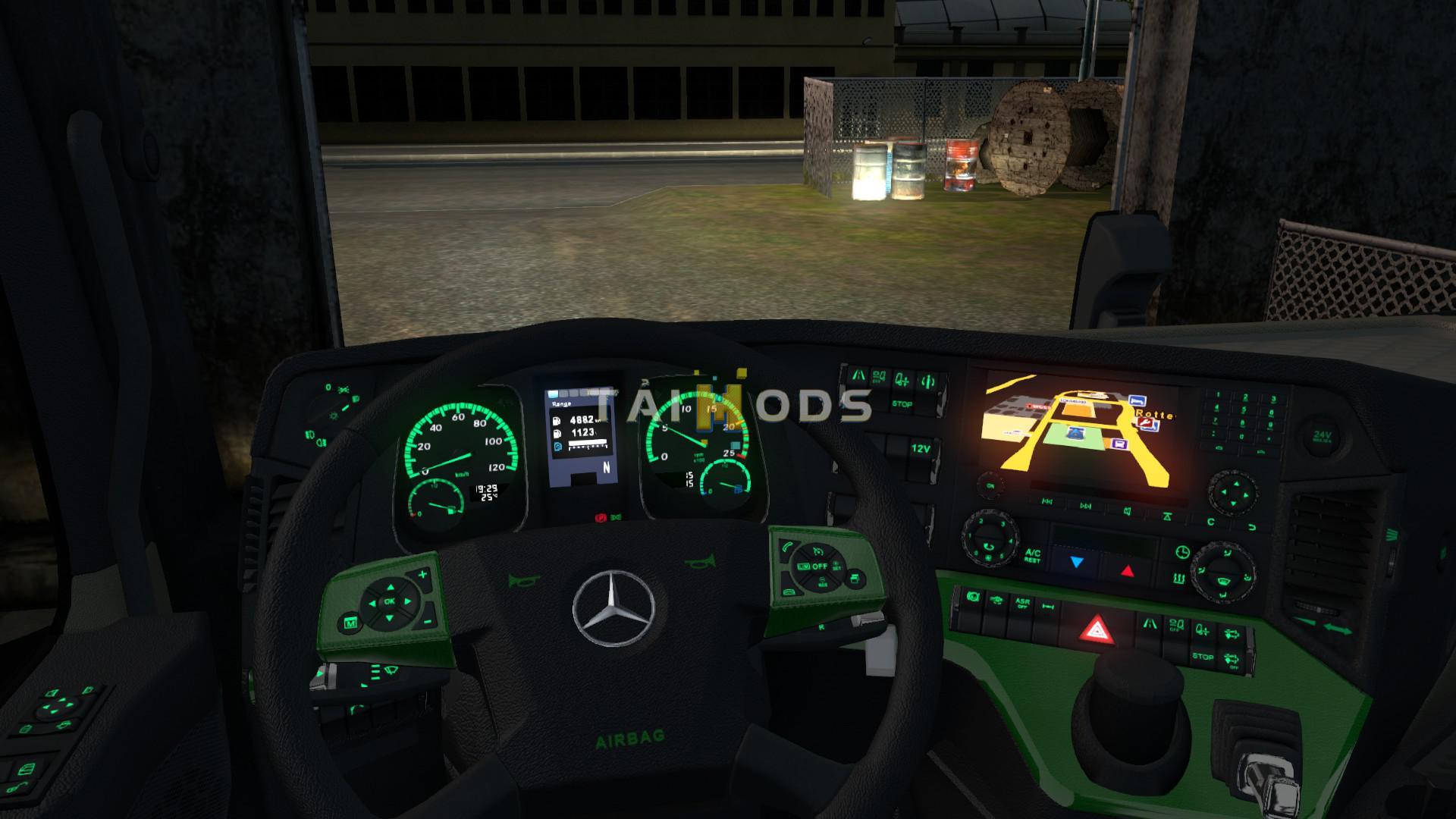 ETS2 - Mercedes Actros MP4 Colored Dashboard V2.0 (1.36.X)