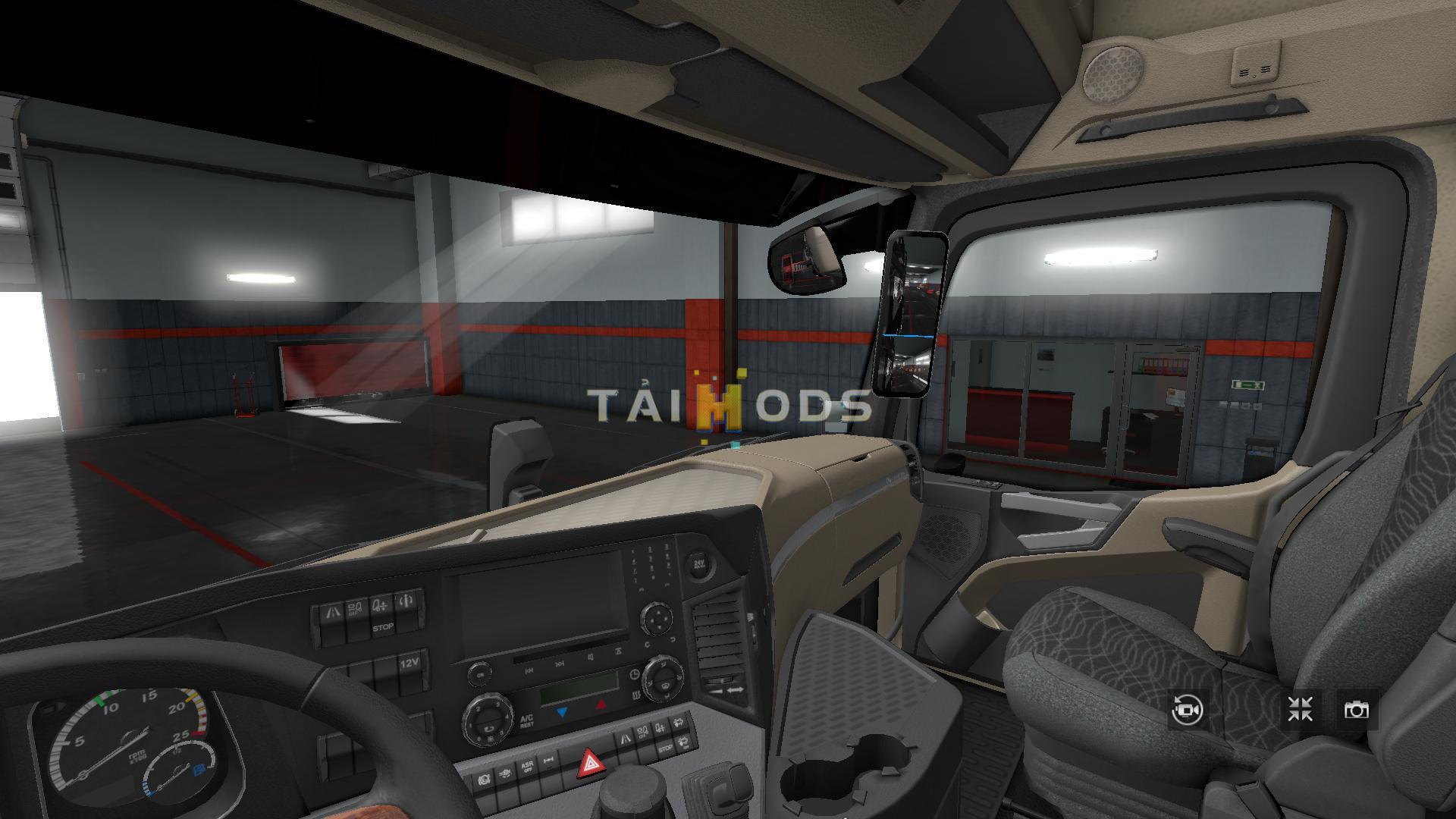 ETS2 - New Mirrors for Mercedes Actros MP4 V1.0 (1.35.X)